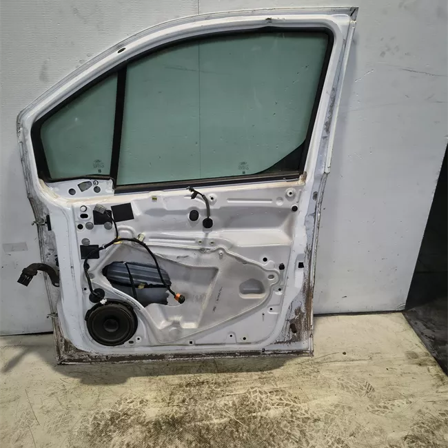 Porta anteriore destra