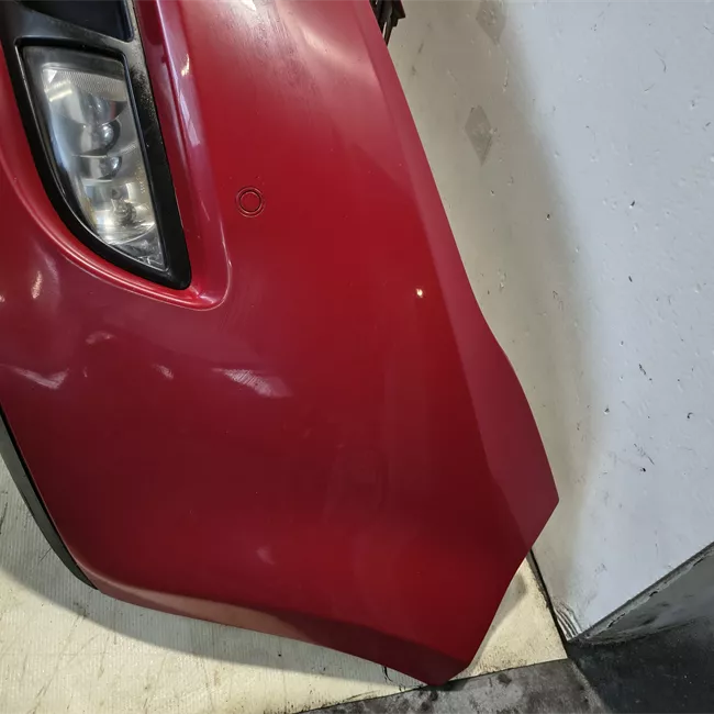 Paraurti anteriore con sensore parcheggio con primer