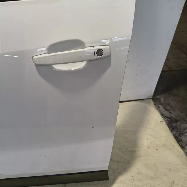 Porta anteriore sinistra