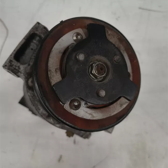 Compressore aria condizionata rotazionale