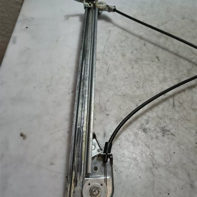 Alzacristallo elettrico porta anteriore con motorino sinistro