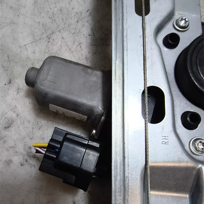Alzacristallo elettrico porta posteriore destro con motorino