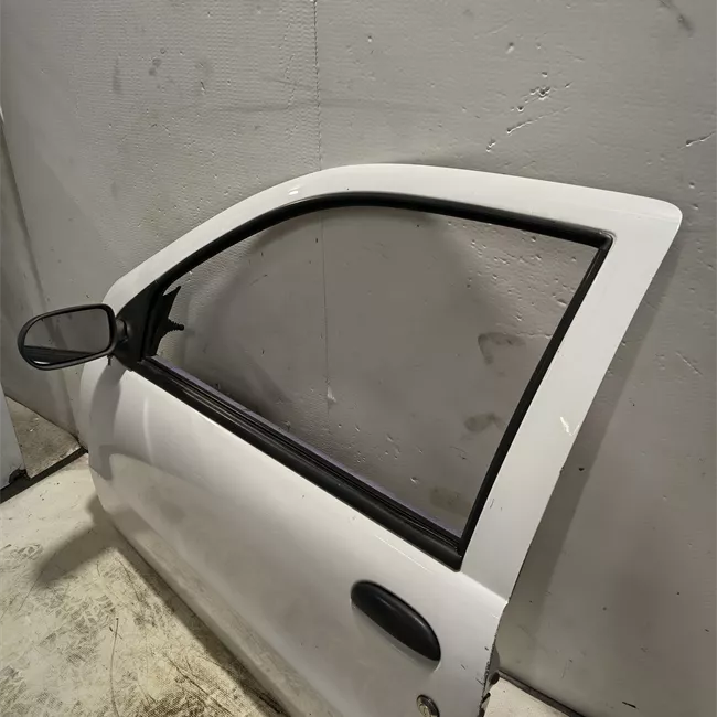 Porta anteriore sinistra