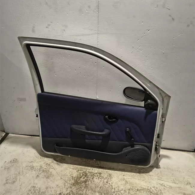Porta anteriore sinistra