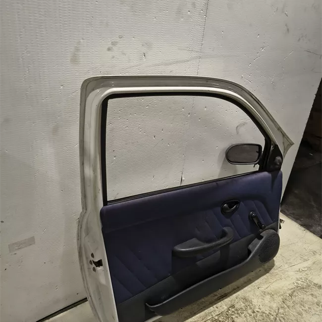 Porta anteriore sinistra