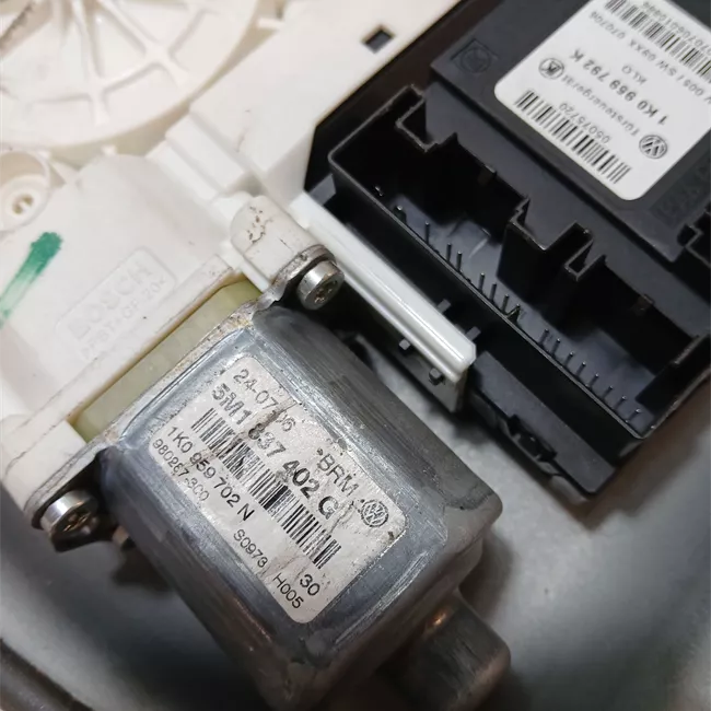Alzacristallo elettrico porta anteriore destro