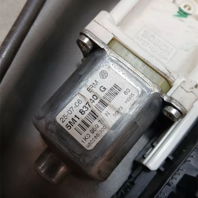 Alzacristallo elettrico porta anteriore sinistro