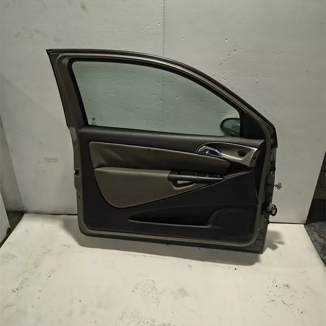 Porta anteriore sinistra