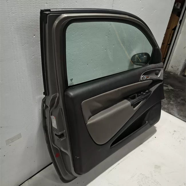 Porta anteriore sinistra