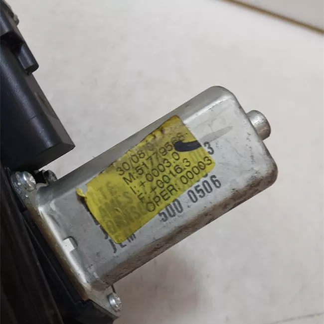 Alzacristallo elettrico porta anteriore destro con motorino