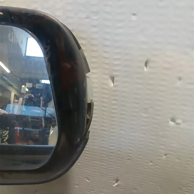 Porta anteriore destra