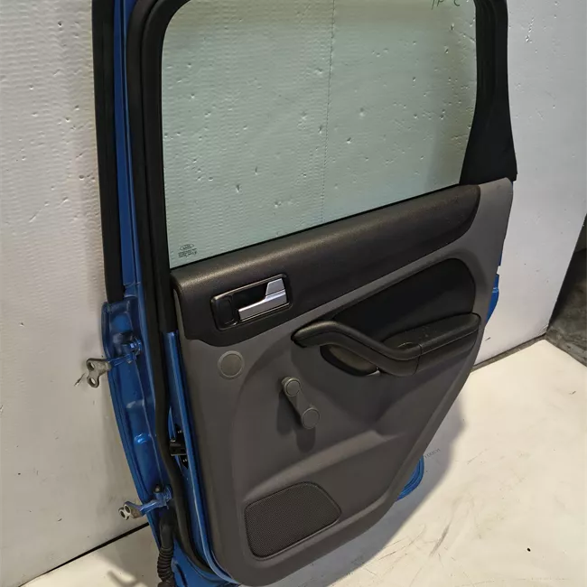 Porta posteriore destra