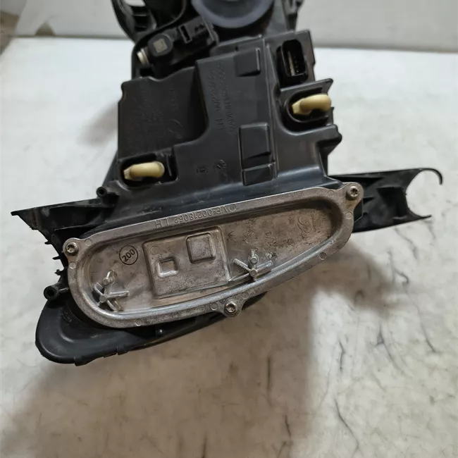 Proiettore sinistro Led