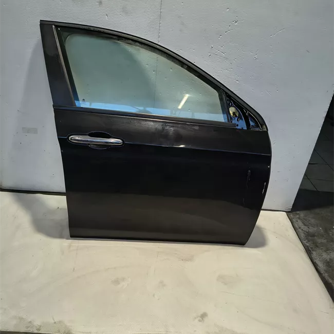 Porta anteriore destra