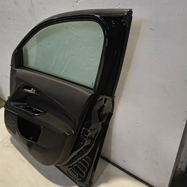 Porta anteriore destra
