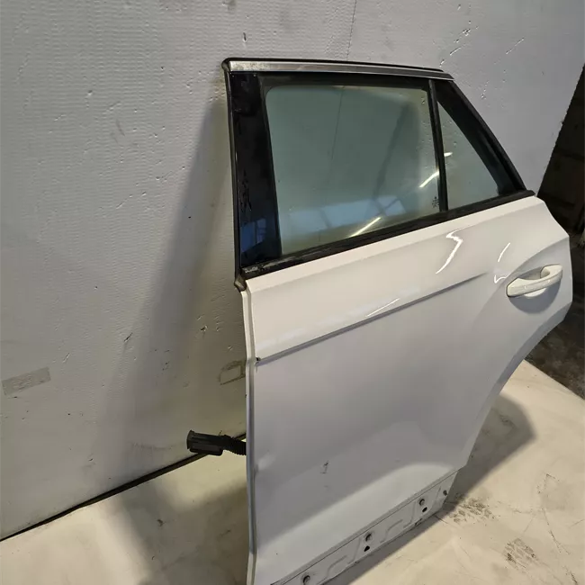 Porta posteriore sinistra con cerniere lato porta