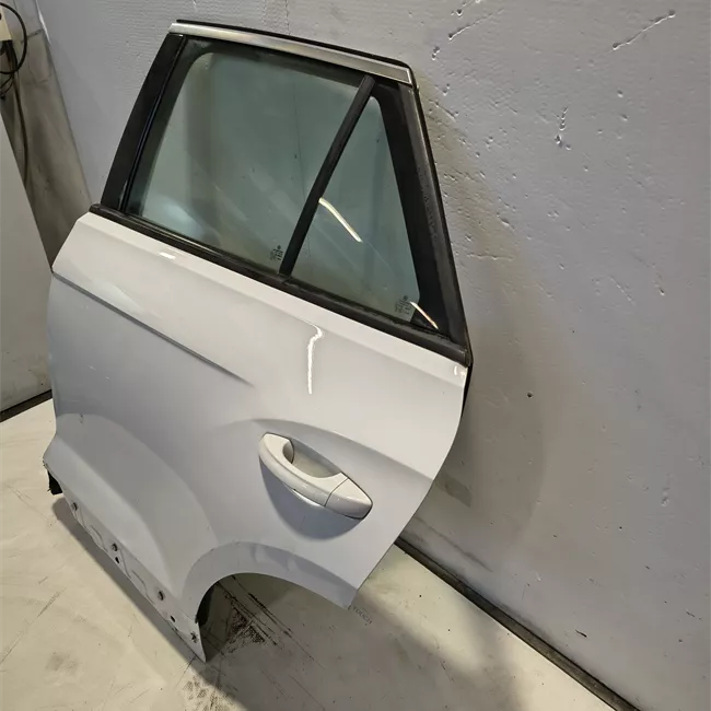 Porta posteriore sinistra con cerniere lato porta