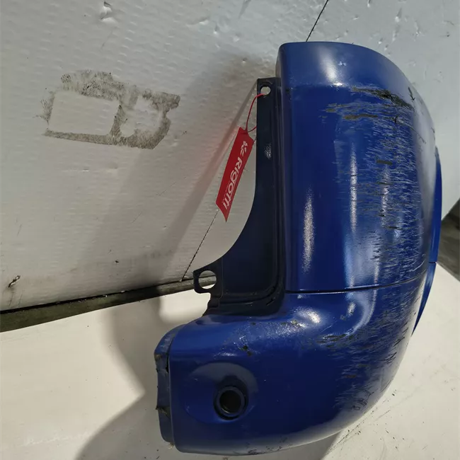 Paraurti posteriore laterale destro con sensori parcheggio