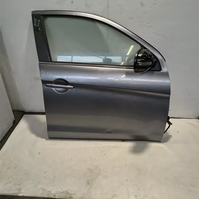 Porta anteriore destra