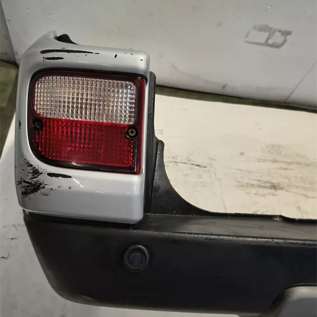 Paraurti posteriore con sensore parcheggio