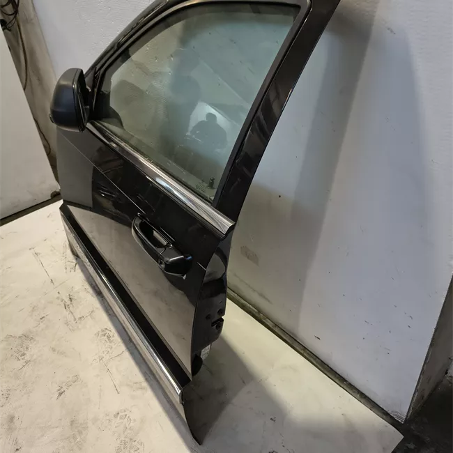 Porta anteriore sinistra
