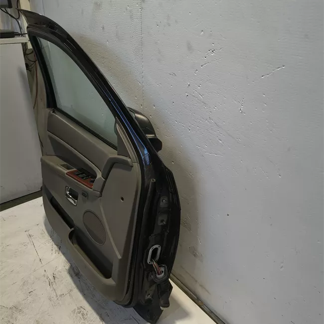 Porta anteriore sinistra