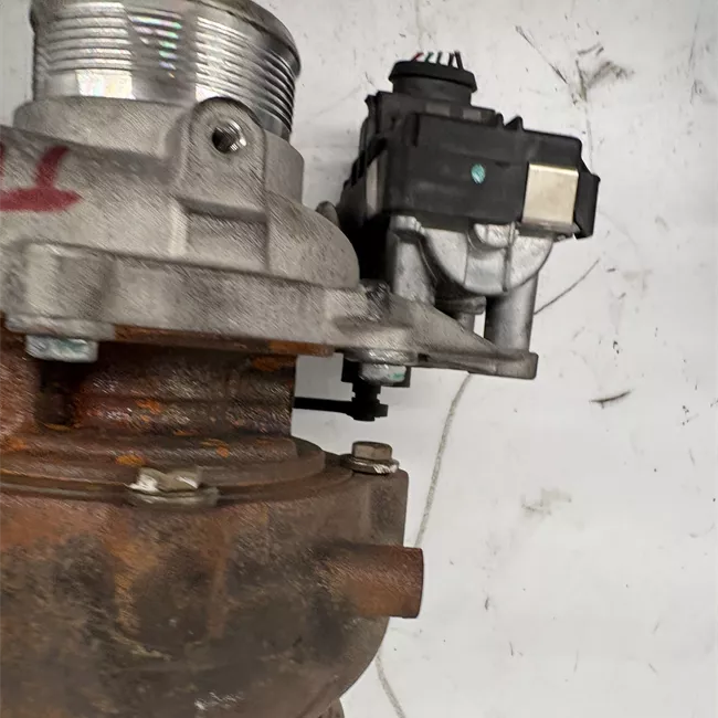 Turbocompressore con collettore scarico