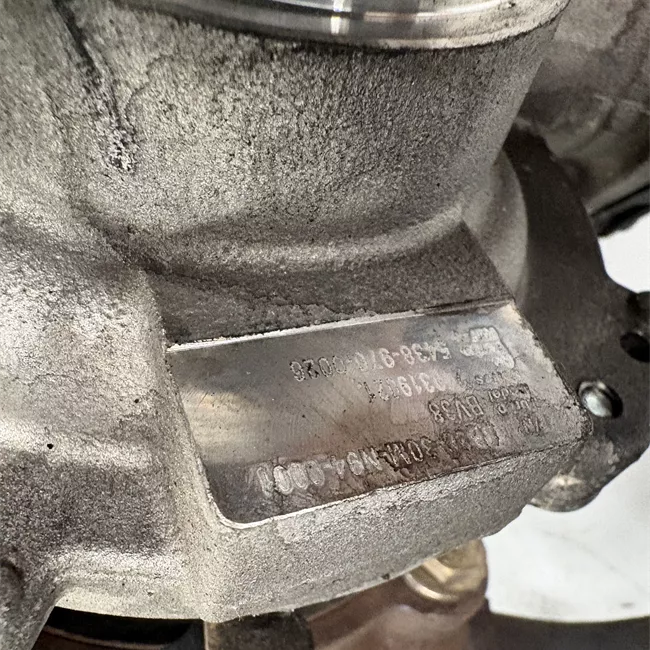 Turbocompressore con collettore scarico