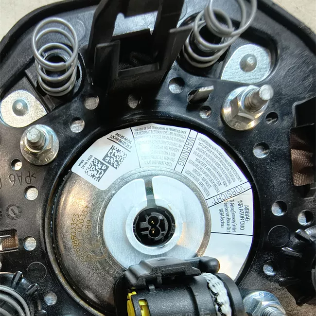 Dispositivo airbag lato guida