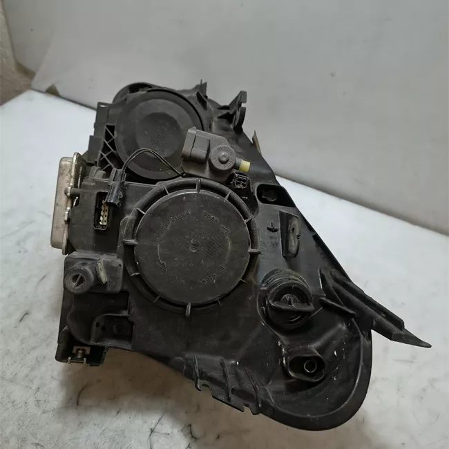 Proiettore destro Xenon