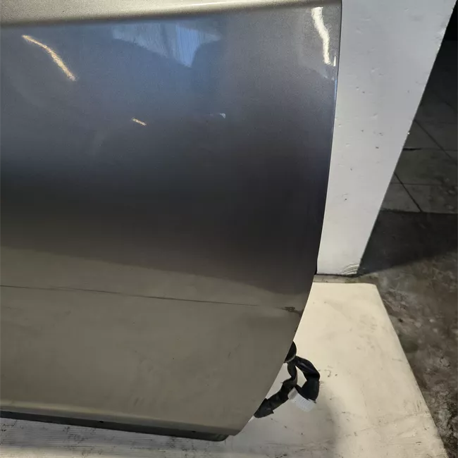 Porta anteriore destra