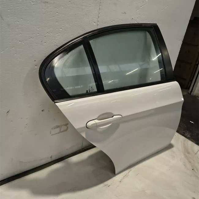 Porta posteriore destra