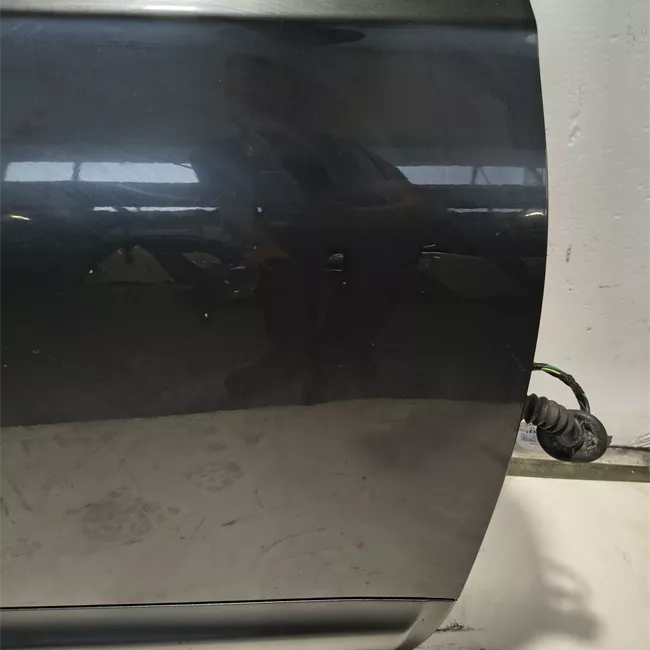 Porta anteriore destra