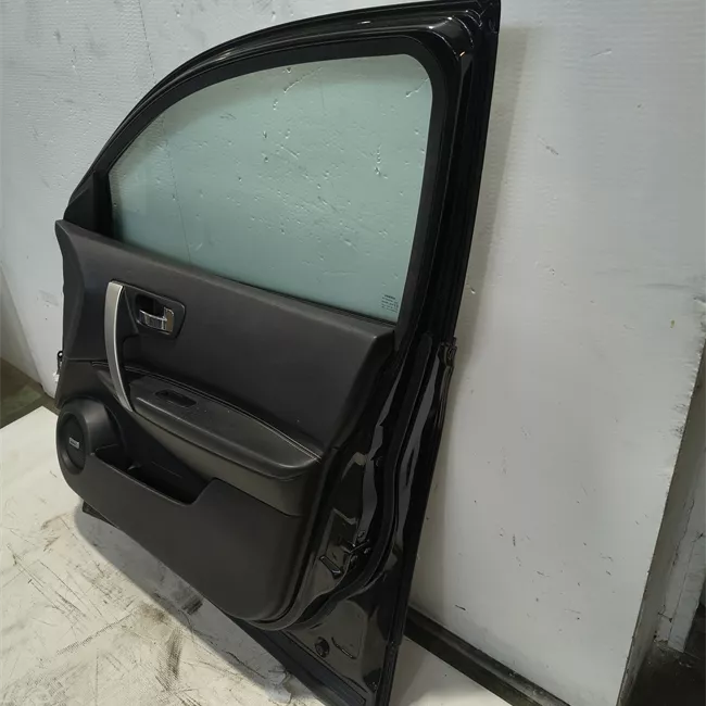 Porta anteriore destra