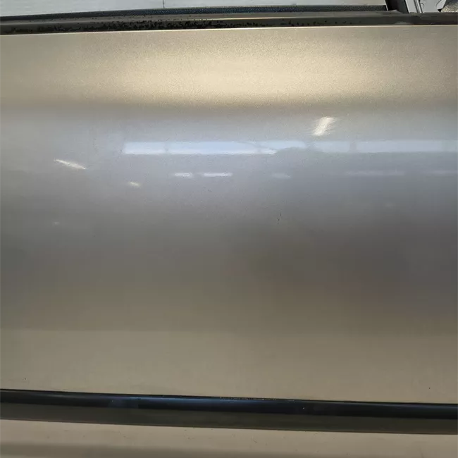 Porta anteriore destra