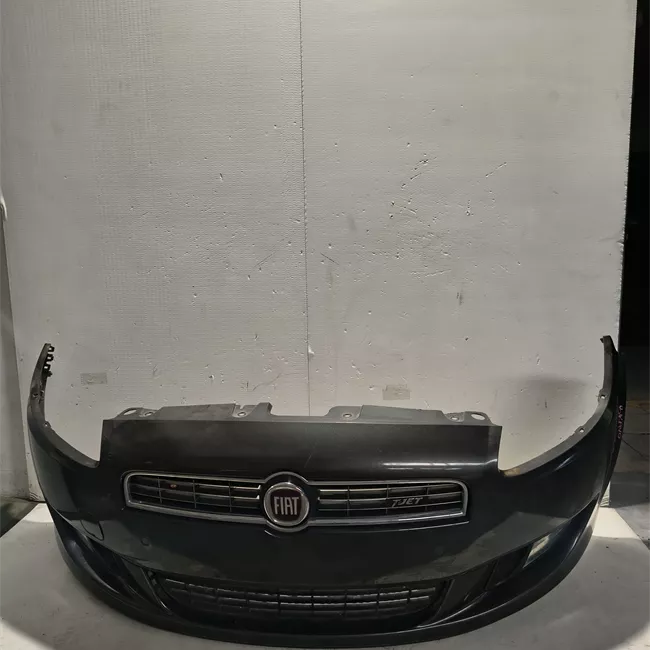 Paraurti anteriore con sensore parcheggio con primer
