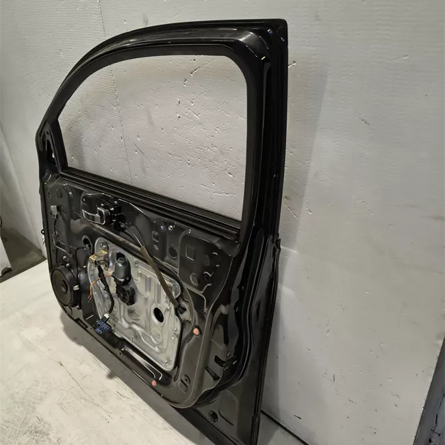 Porta anteriore destra