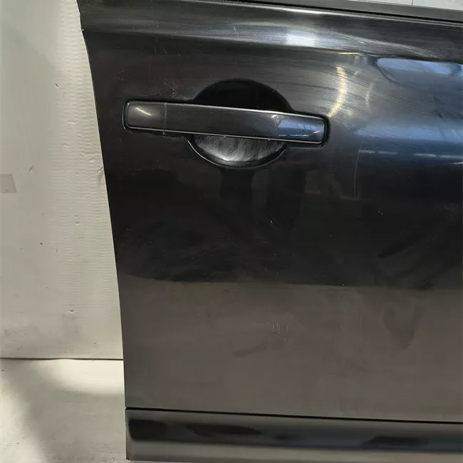 Porta anteriore destra