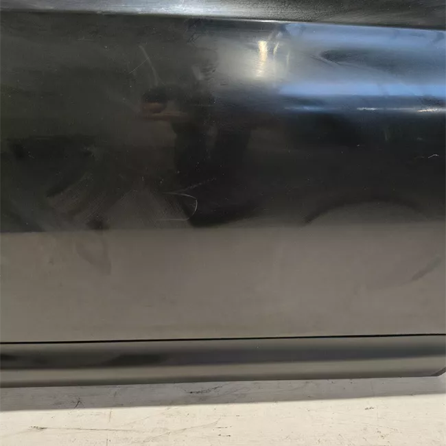 Porta anteriore destra