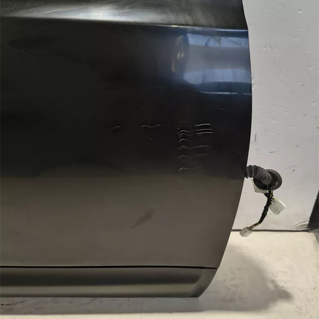 Porta anteriore destra