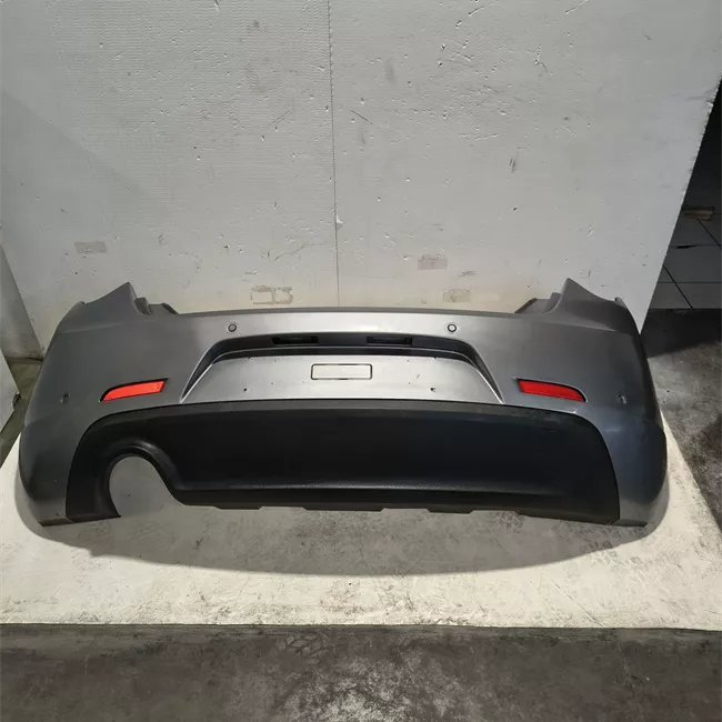 Paraurti posteriore con sensori parcheggio primer