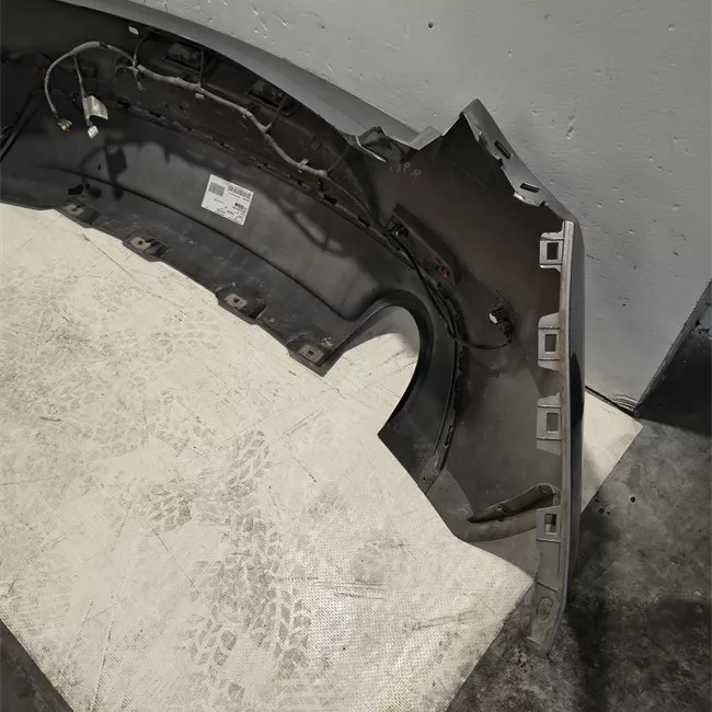 Paraurti posteriore con sensori parcheggio primer