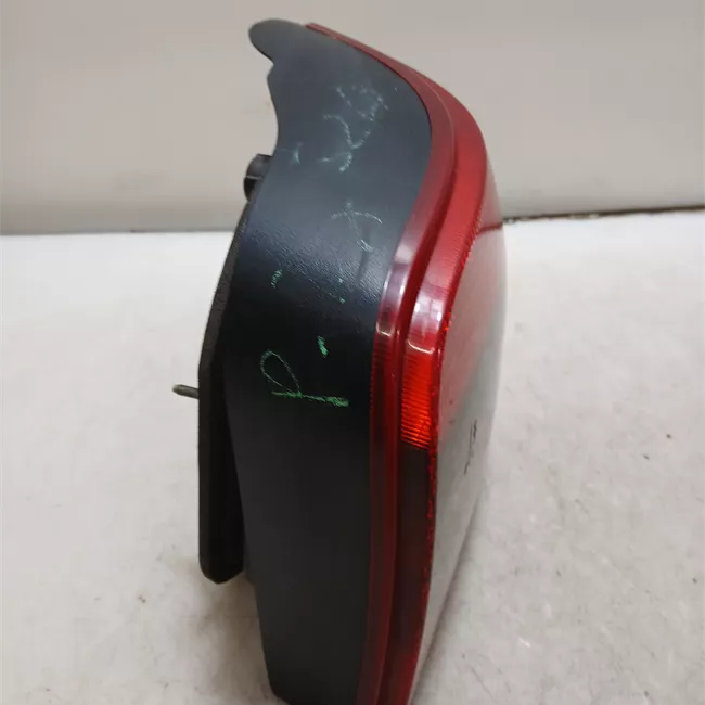 Fanale posteriore destro Oscurato