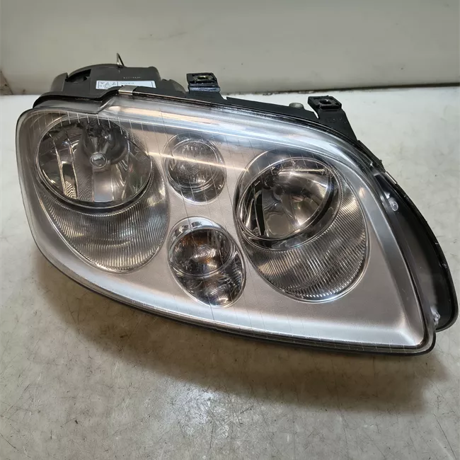 Proiettore destro t.1T6080001>. Cromo