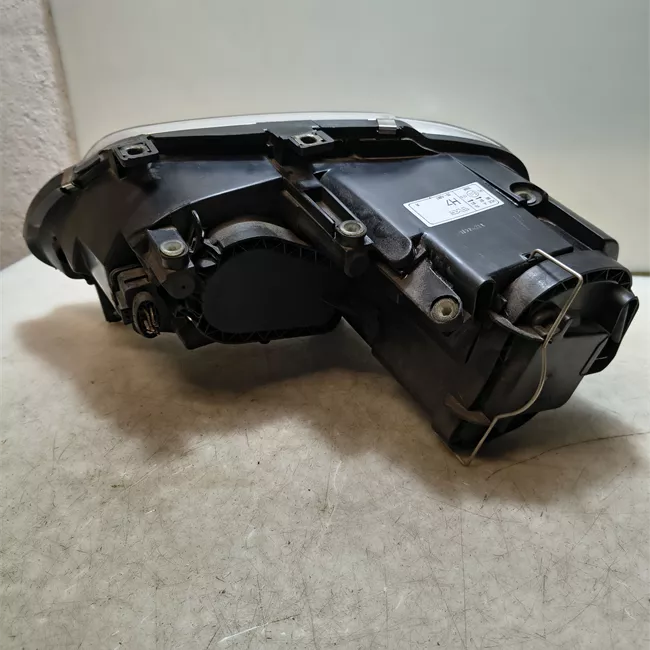Proiettore destro t.1T6080001>. Cromo