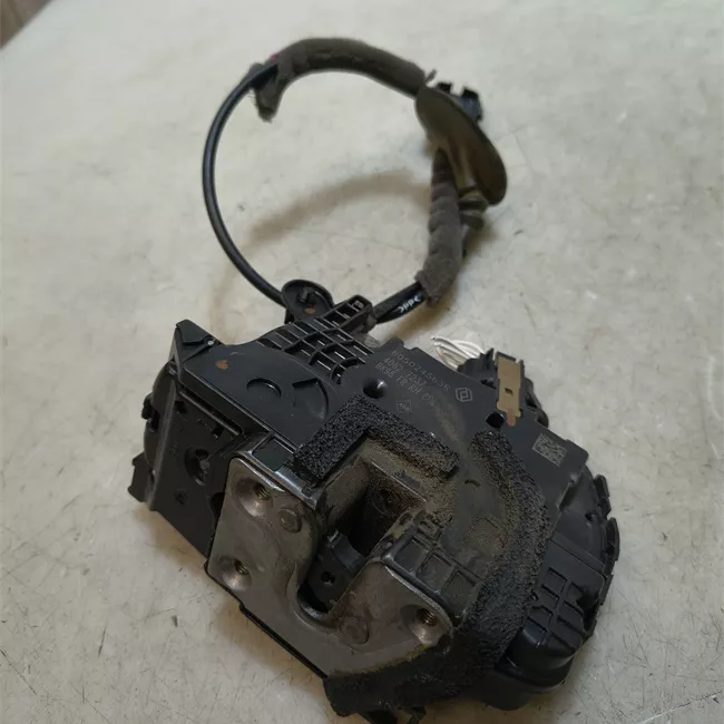 Serratura porta anteriore destra con bloccaggio elettromagnetico