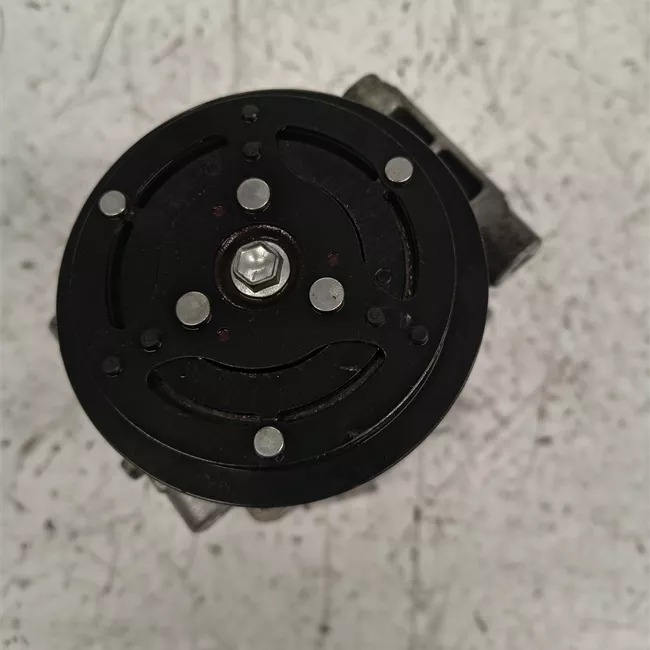 Compressore aria condizionata rotazionale