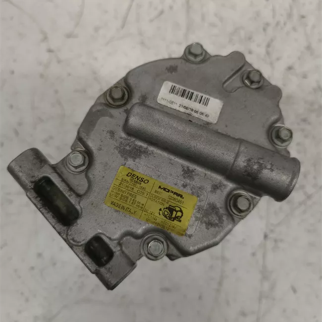 Compressore aria condizionata rotazionale