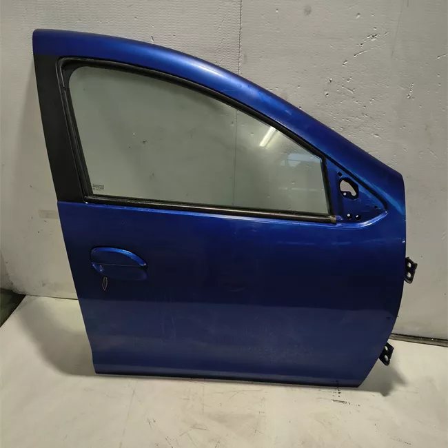 Porta anteriore destra