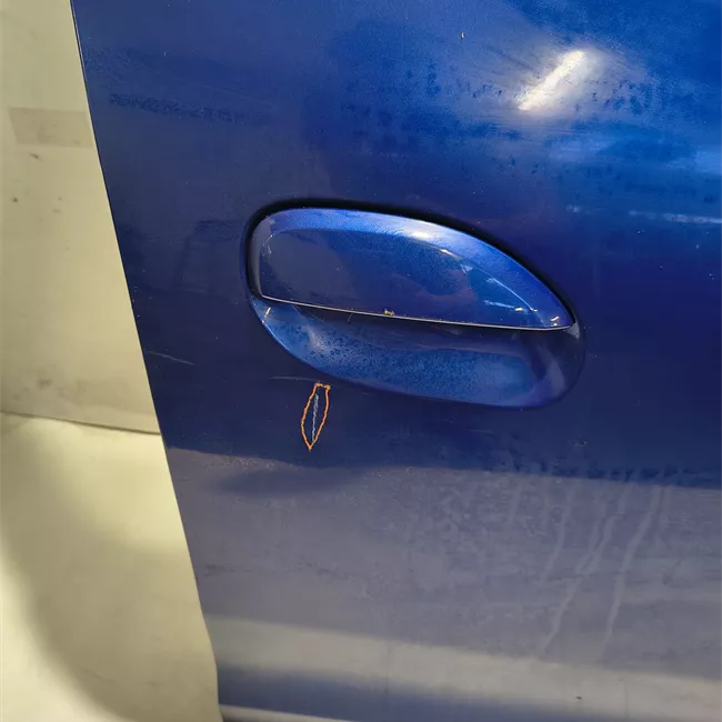 Porta anteriore destra